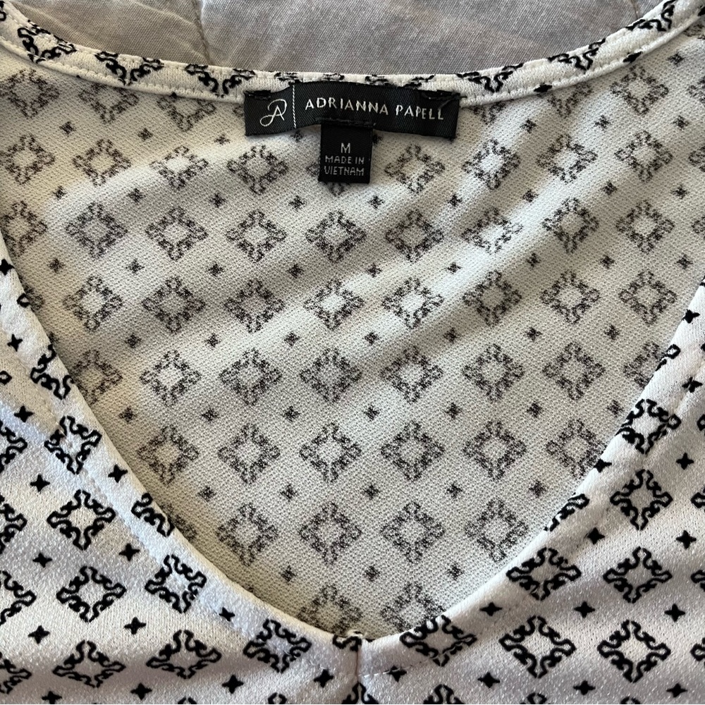 ADRIANNA PAPELL blouse - Picture 2 of 6